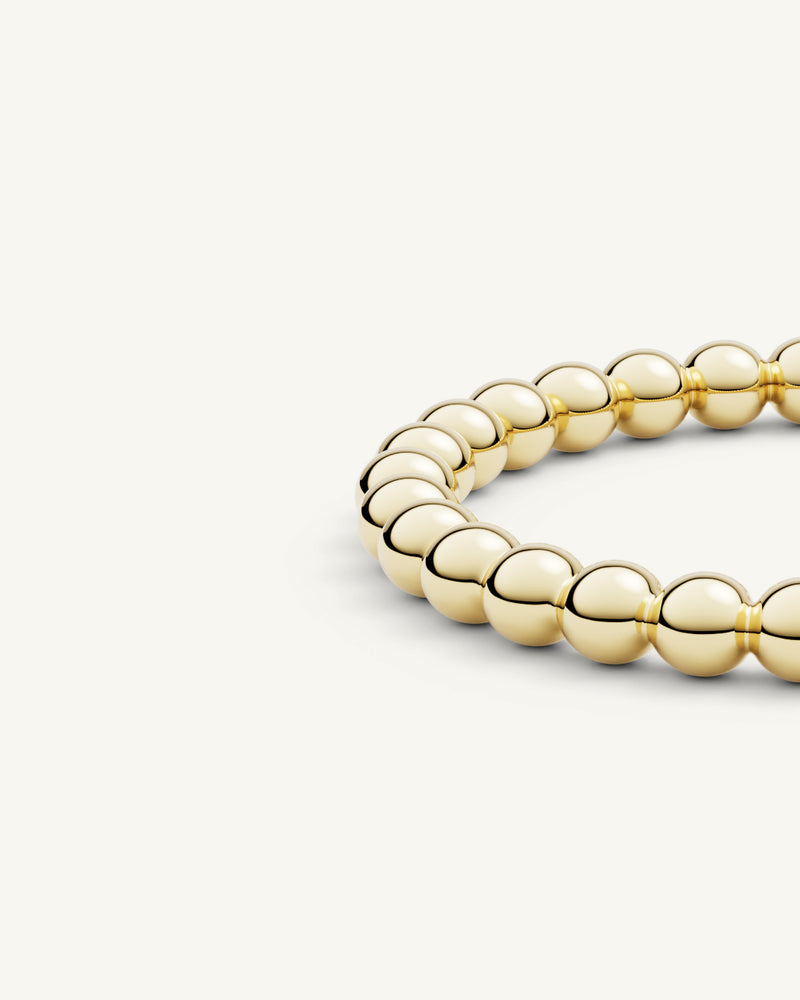 A Ring in 14k gold-plated stainless steel from Waldor & Co. The model is Petite Ring Polished.
